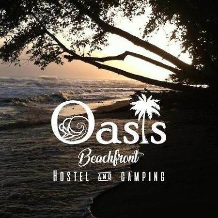 Oasis Beachfront Hostel Пуерто Лимон Екстериор снимка