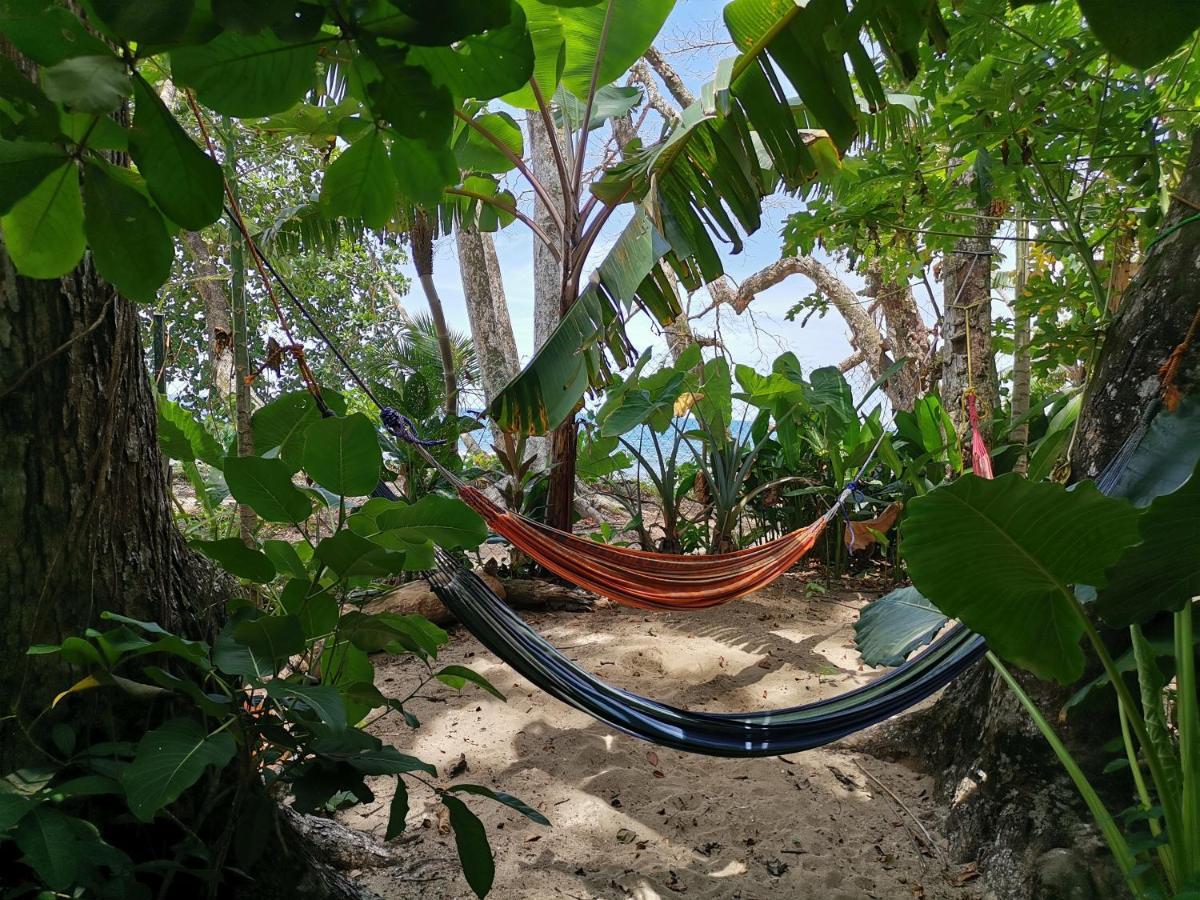 Oasis Beachfront Hostel Пуерто Лимон Екстериор снимка