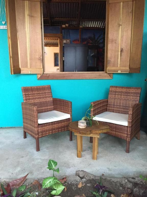 Oasis Beachfront Hostel Пуерто Лимон Екстериор снимка